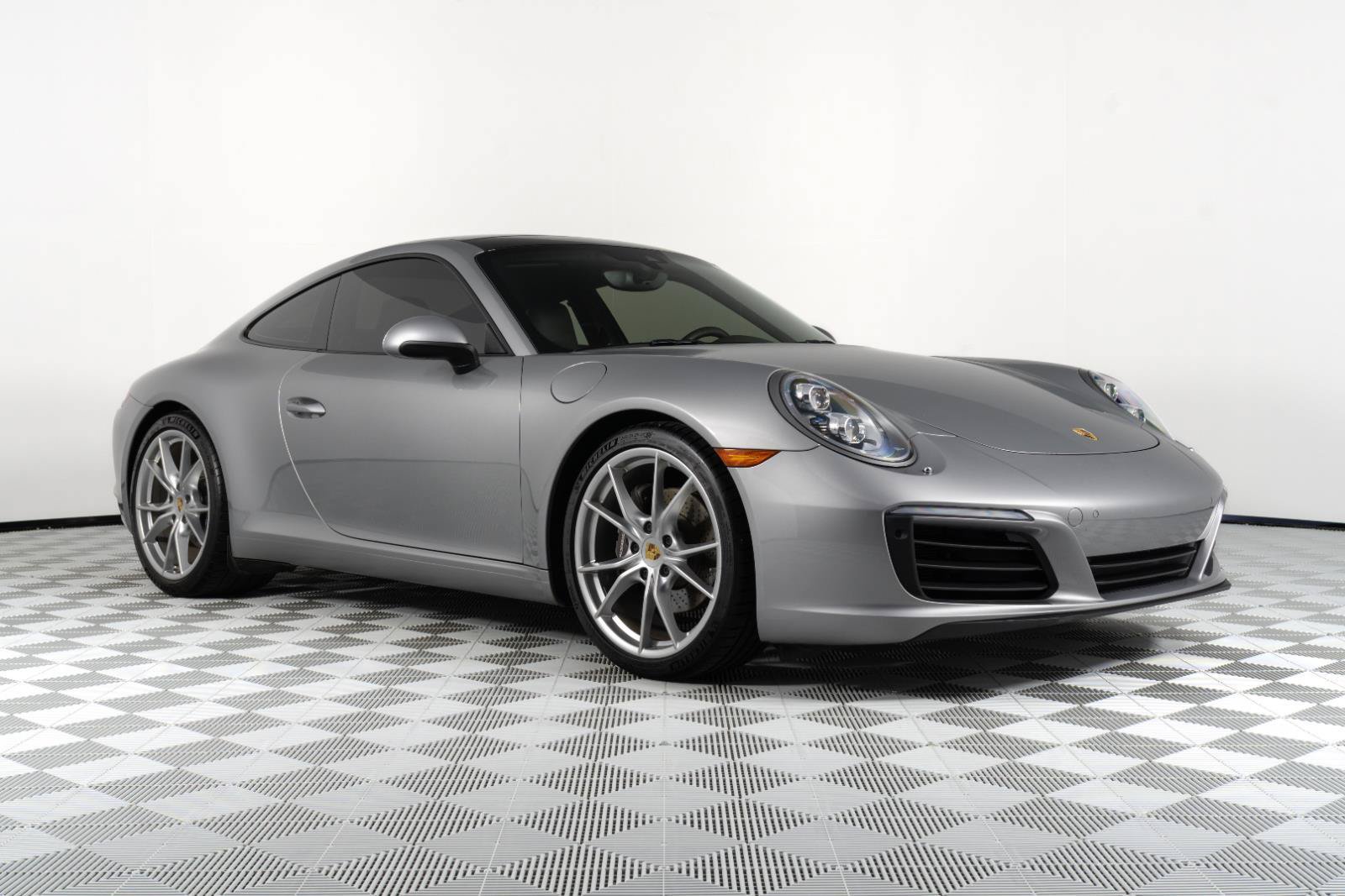 Used 2017 Porsche 911 Carrera RWD video 1