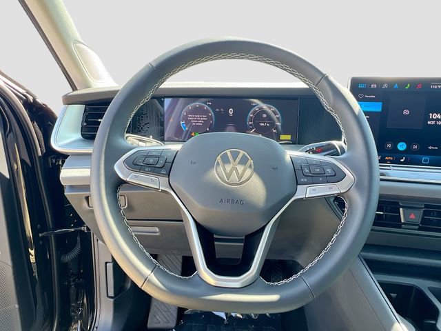 New 2025 Volkswagen Tiguan SE image 11