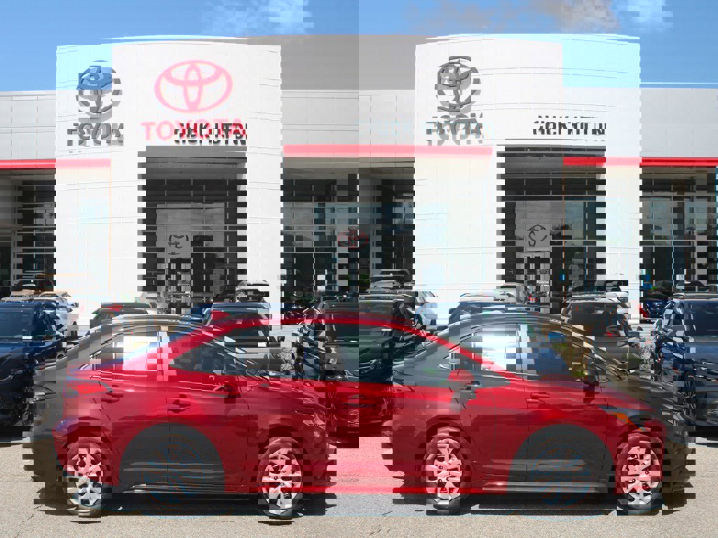 Used 2026 Toyota Corolla LE image 9