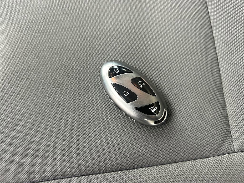 Used 2024 Hyundai Elantra SEL image 33