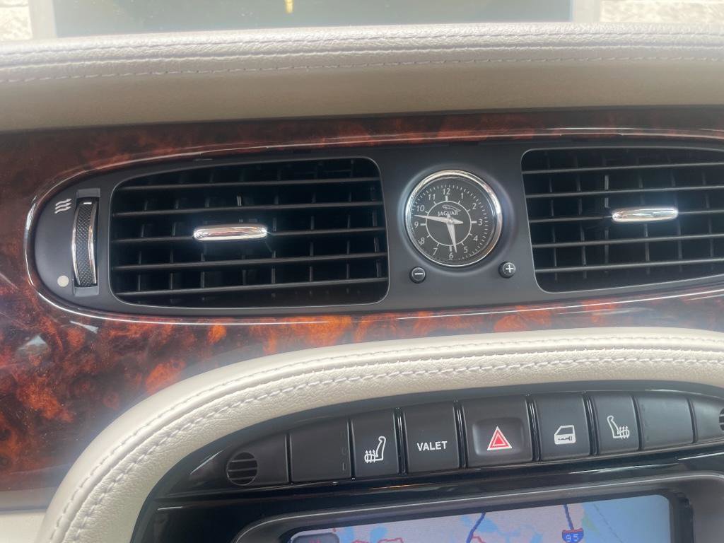 Used 2004 Jaguar XJ8 XJ8 Vanden Plas image 21