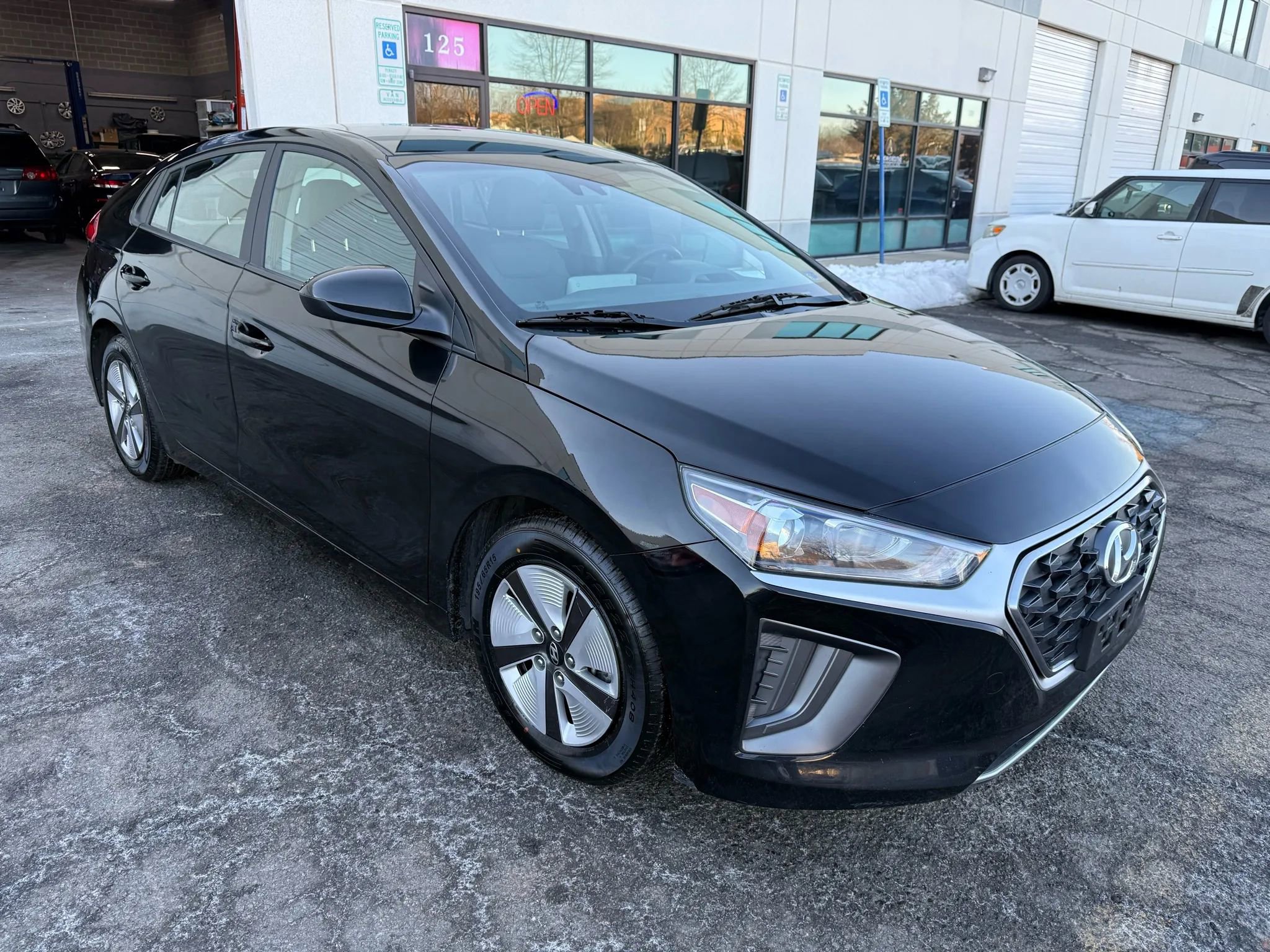 Used 2022 Hyundai Ioniq Blue image 7