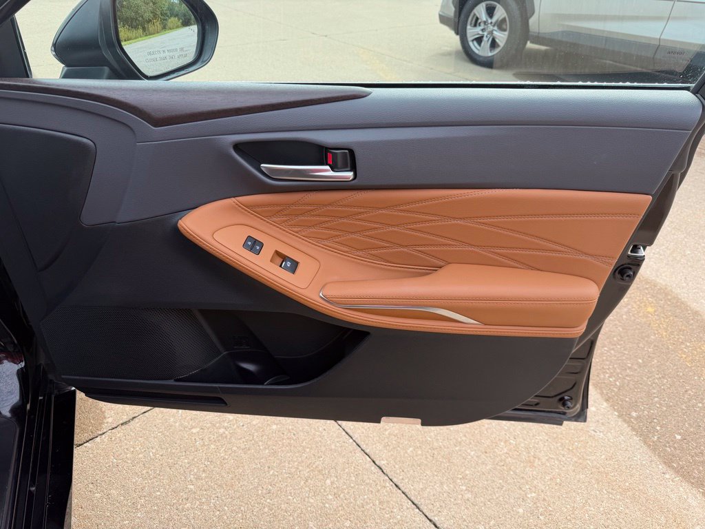Certified 2020 Toyota Avalon Limited w/ Advanced Safety Package FWD image 34