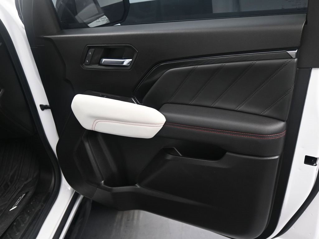 Used 2024 GMC Canyon AT4X image 6