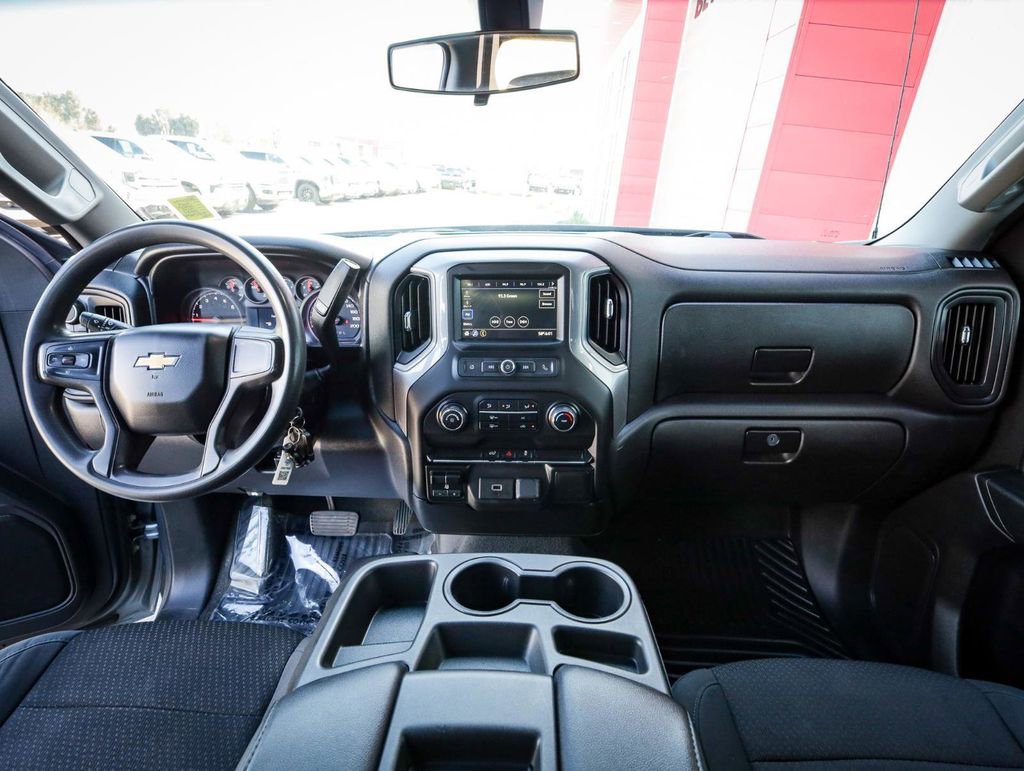 Used 2019 Chevrolet Silverado 1500 Custom w/ Custom Convenience Package AWD/4WD image 17