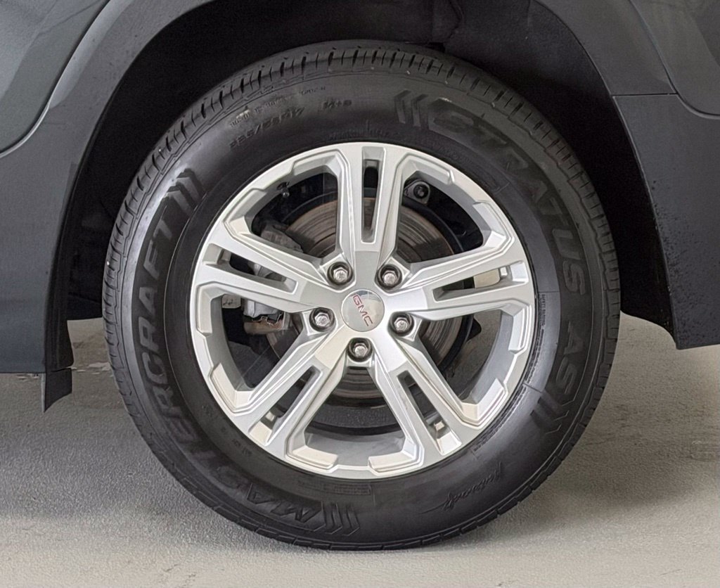 Used 2019 GMC Terrain SLE w/ Driver Convenience Package FWD image 8