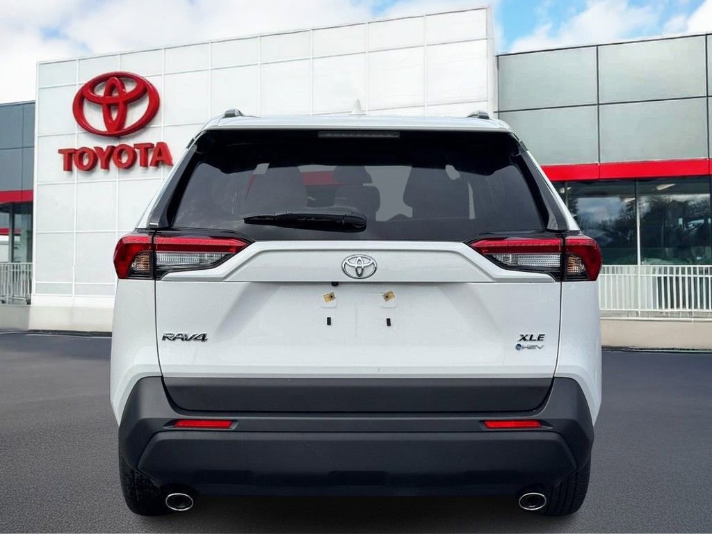 Used 2025 Toyota RAV4 XLE AWD/4WD image 3