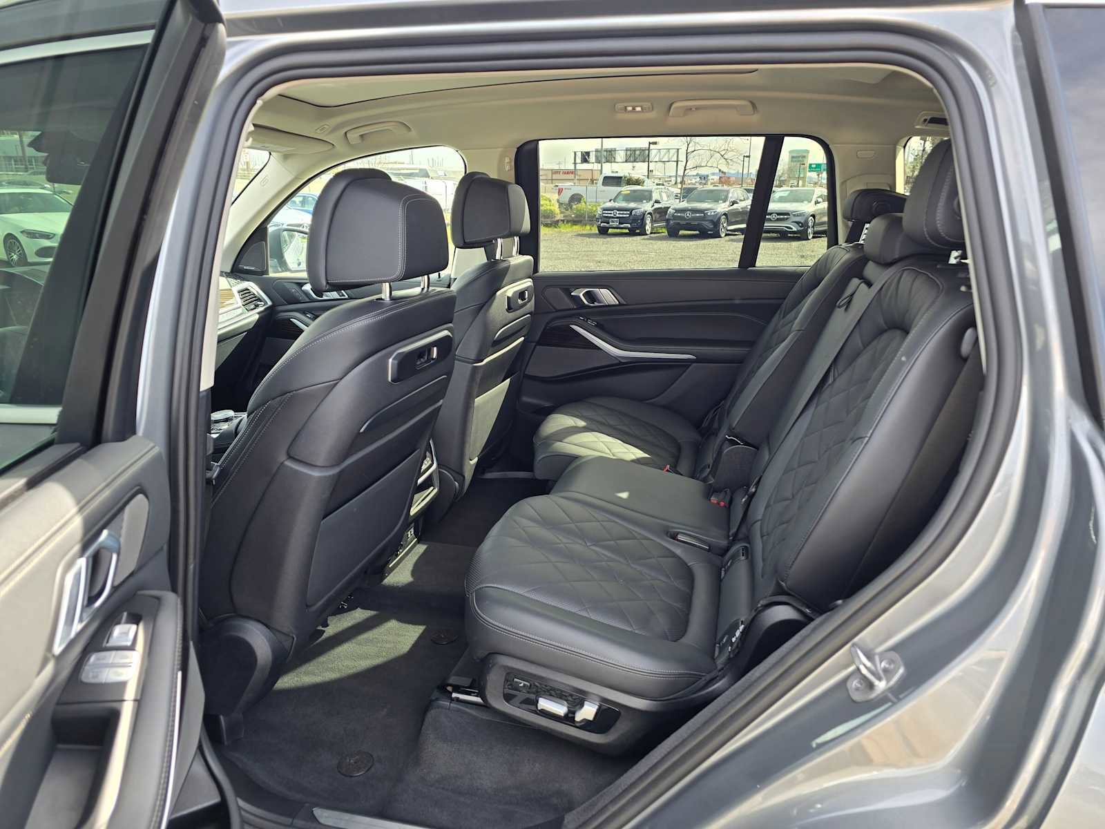 Used 2024 BMW X7 xDrive40i image 18