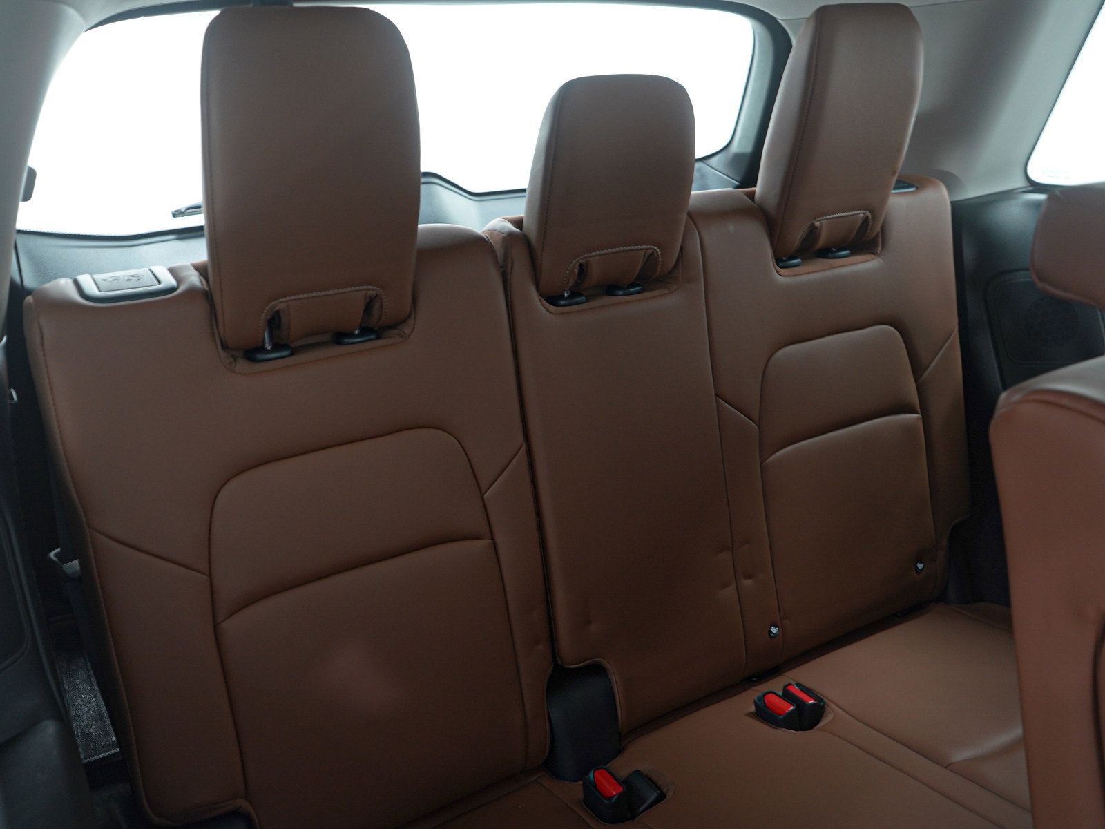 Used 2025 Nissan Pathfinder Platinum w/ Cargo Package image 16