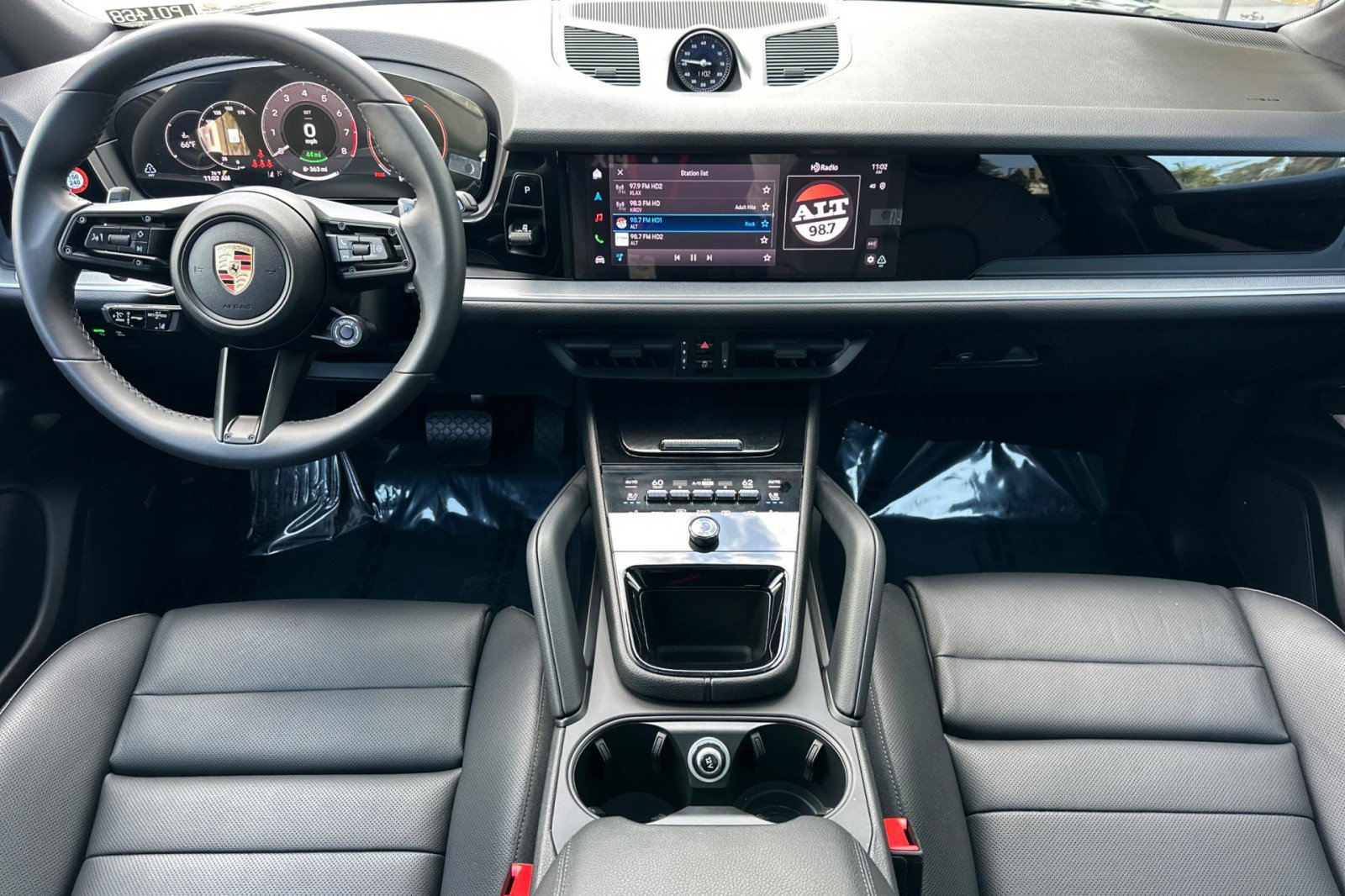 Certified 2025 Porsche Cayenne E-Hybrid image 6