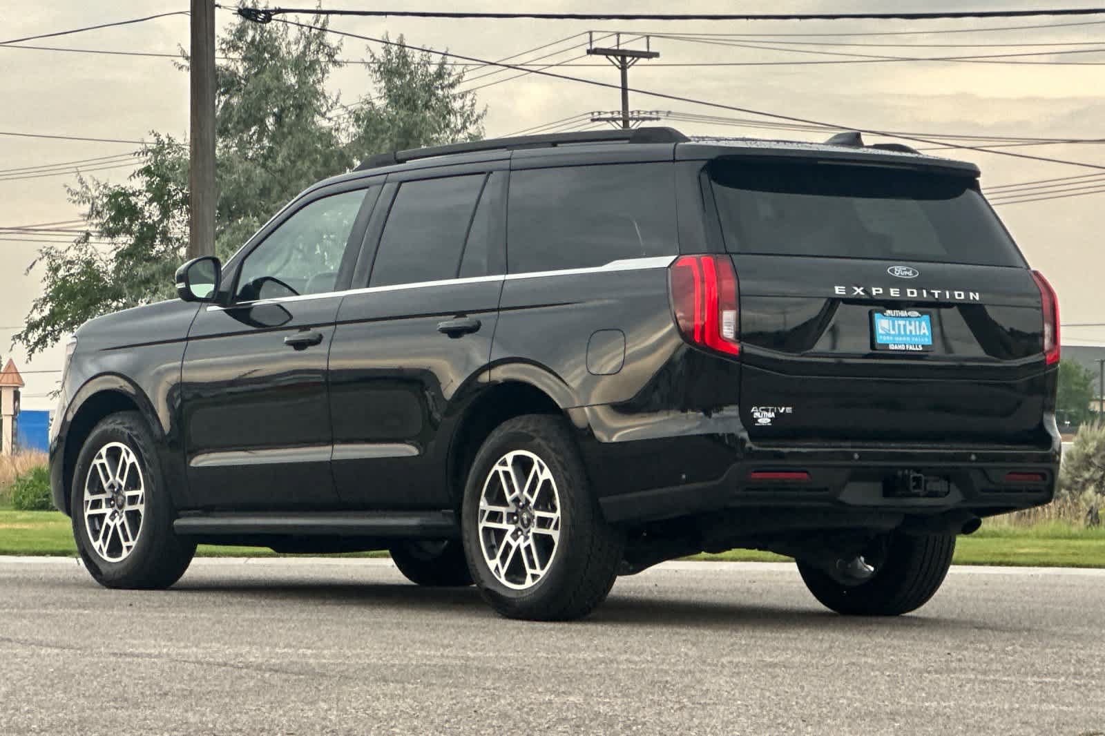 Certified 2025 Ford Expedition Active AWD/4WD image 6