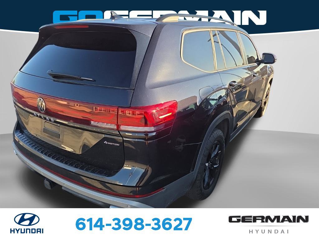 Used 2024 Volkswagen Atlas Peak Edition SE AWD/4WD image 9