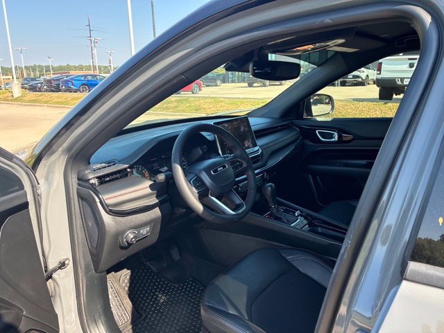 Used 2024 Jeep Compass Trailhawk AWD/4WD image 9