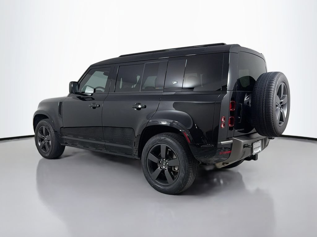Used 2024 Land Rover Defender 110 X-Dynamic SE AWD/4WD image 7