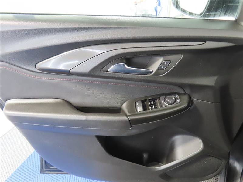Used 2022 Chevrolet TrailBlazer RS FWD image 16