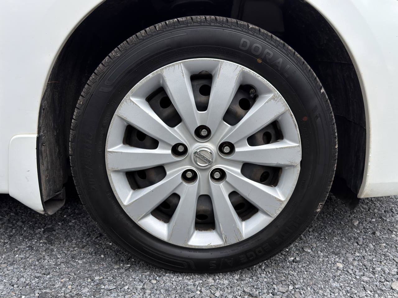 Used 2014 Nissan Sentra S FWD image 26