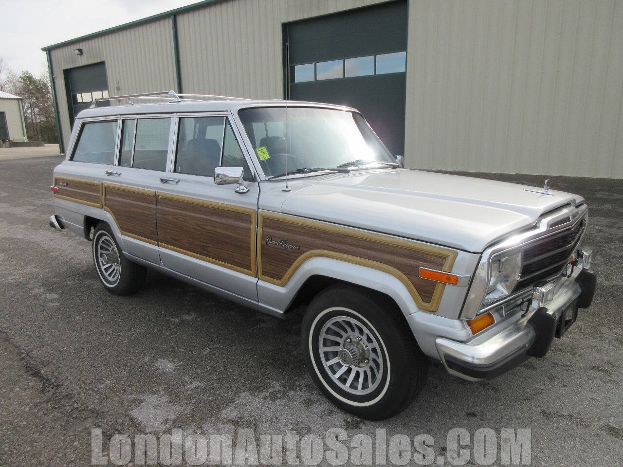 Used 1989 Jeep Grand Wagoneer AWD/4WD image 8