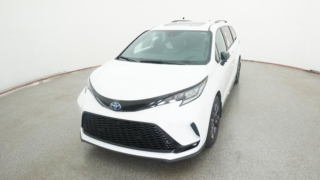 New 2025 Toyota Sienna XSE FWD image 3