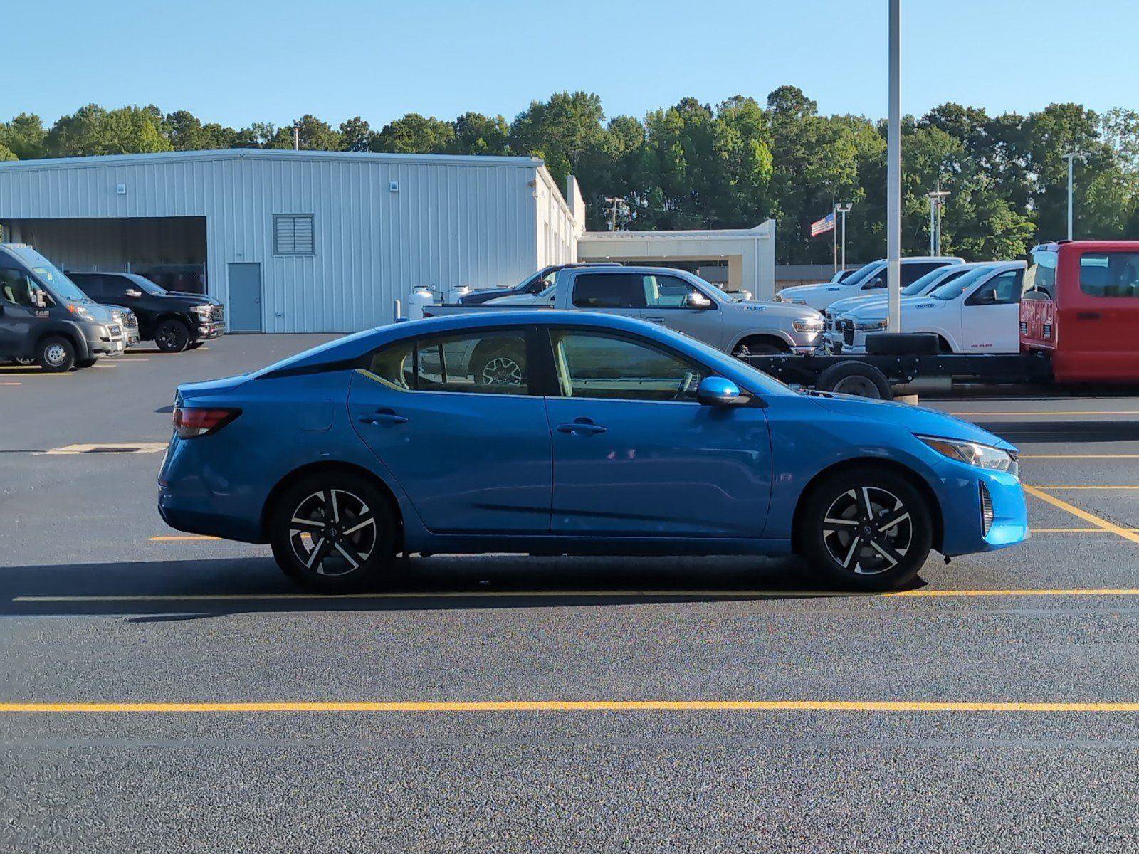 Used 2024 Nissan Sentra SV FWD image 8