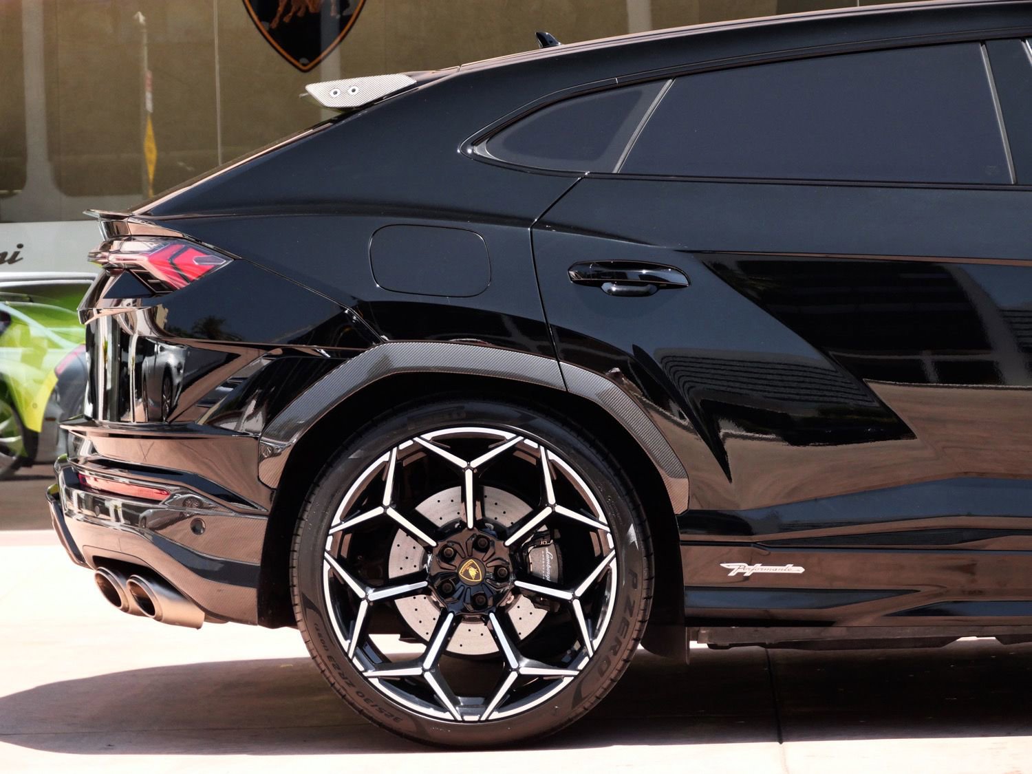 Used 2023 Lamborghini Urus Performante AWD/4WD image 16