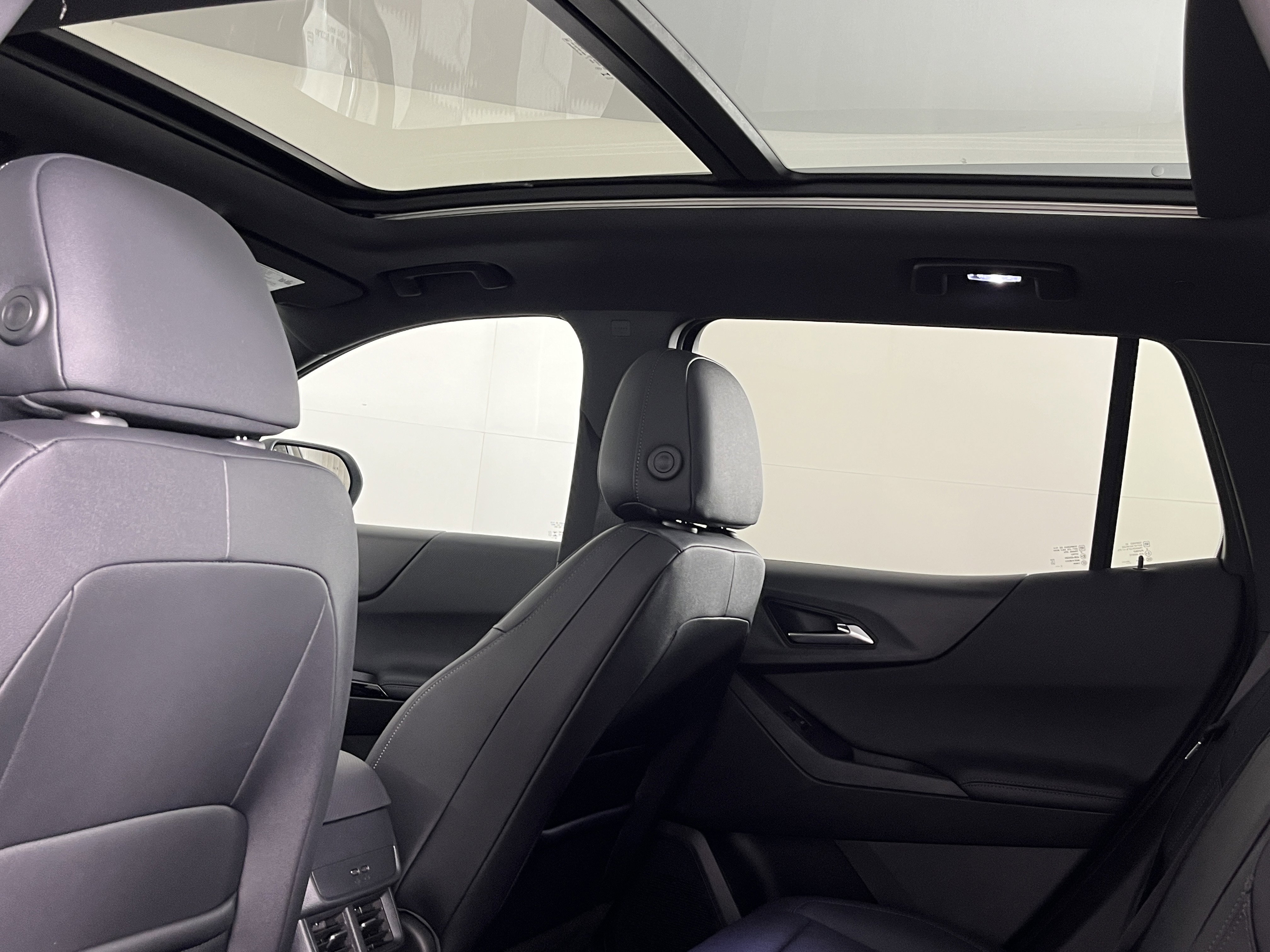 New 2026 Chevrolet Equinox LT w/ Convenience Package II image 22