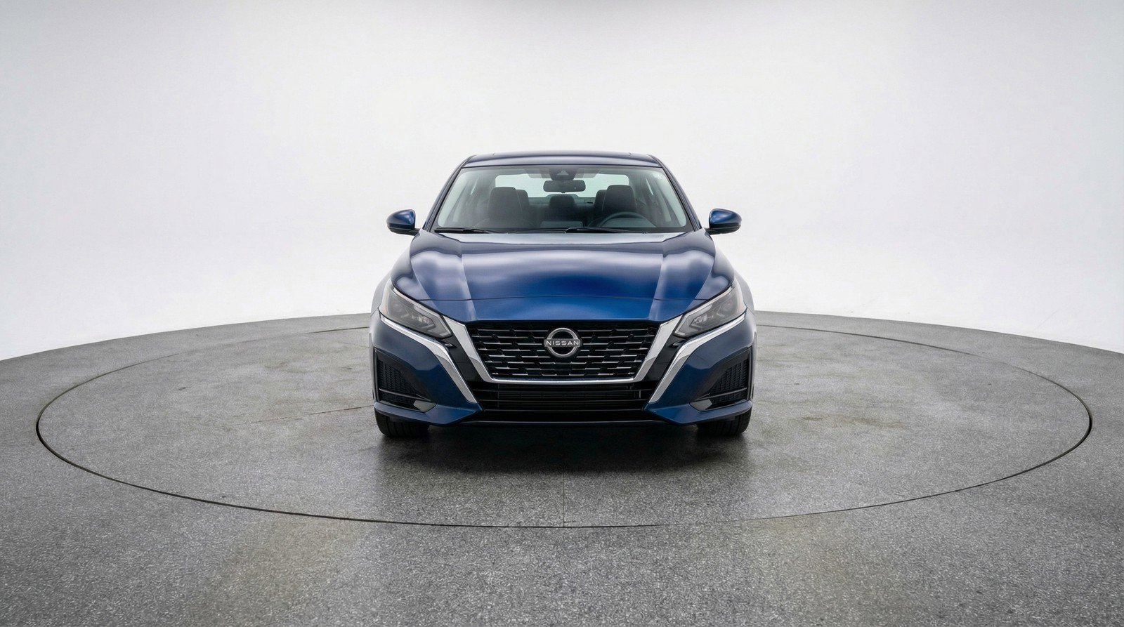 Used 2025 Nissan Altima 2.5 SV image 2