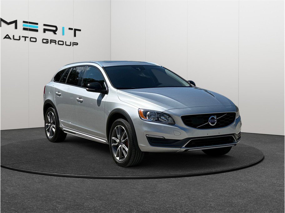 Used 2015 Volvo V60 T5 Cross Country AWD/4WD image 1