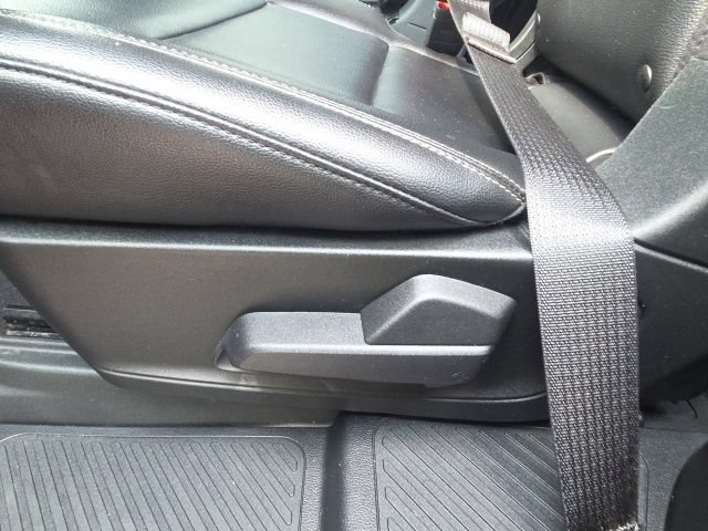 Used 2021 Ford Explorer XLT w/ Equipment Group 202A AWD/4WD image 18
