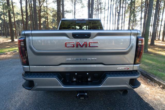 Used 2024 GMC Sierra 2500 AT4 w/ AT4 Premium Plus Package image 4