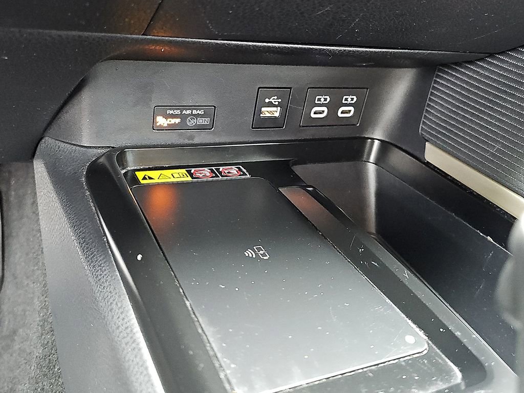 Used 2025 Toyota Camry SE FWD image 24