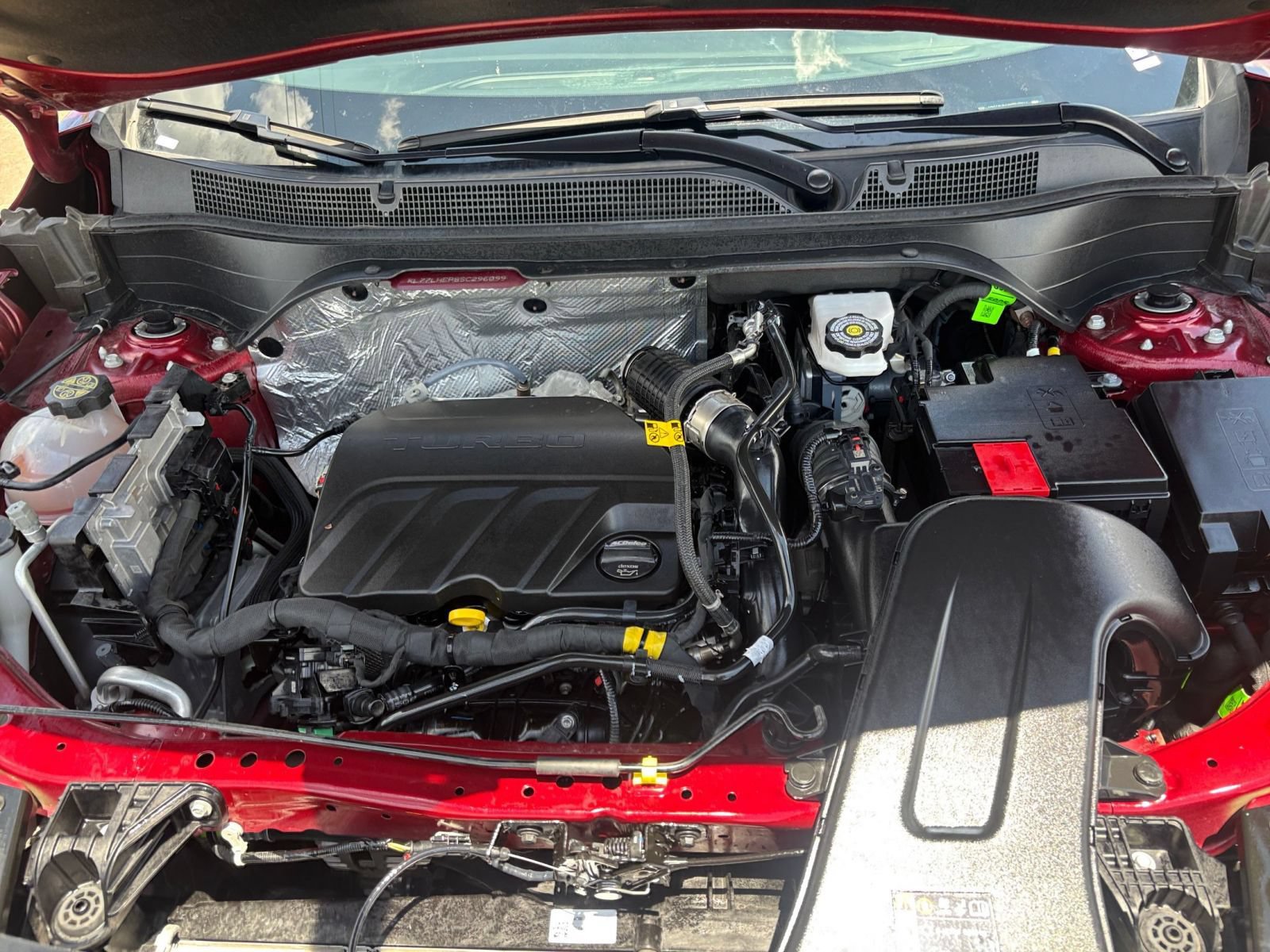 Used 2025 Chevrolet Trax LT FWD image 31