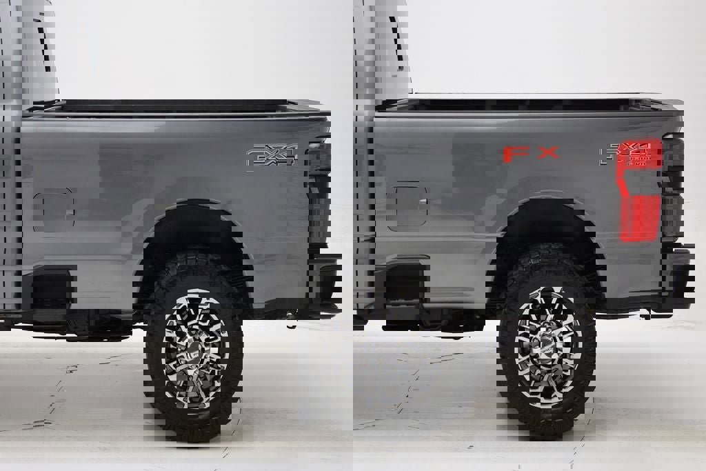 Used 2025 Ford F350 Platinum w/ Platinum Plus Package image 7