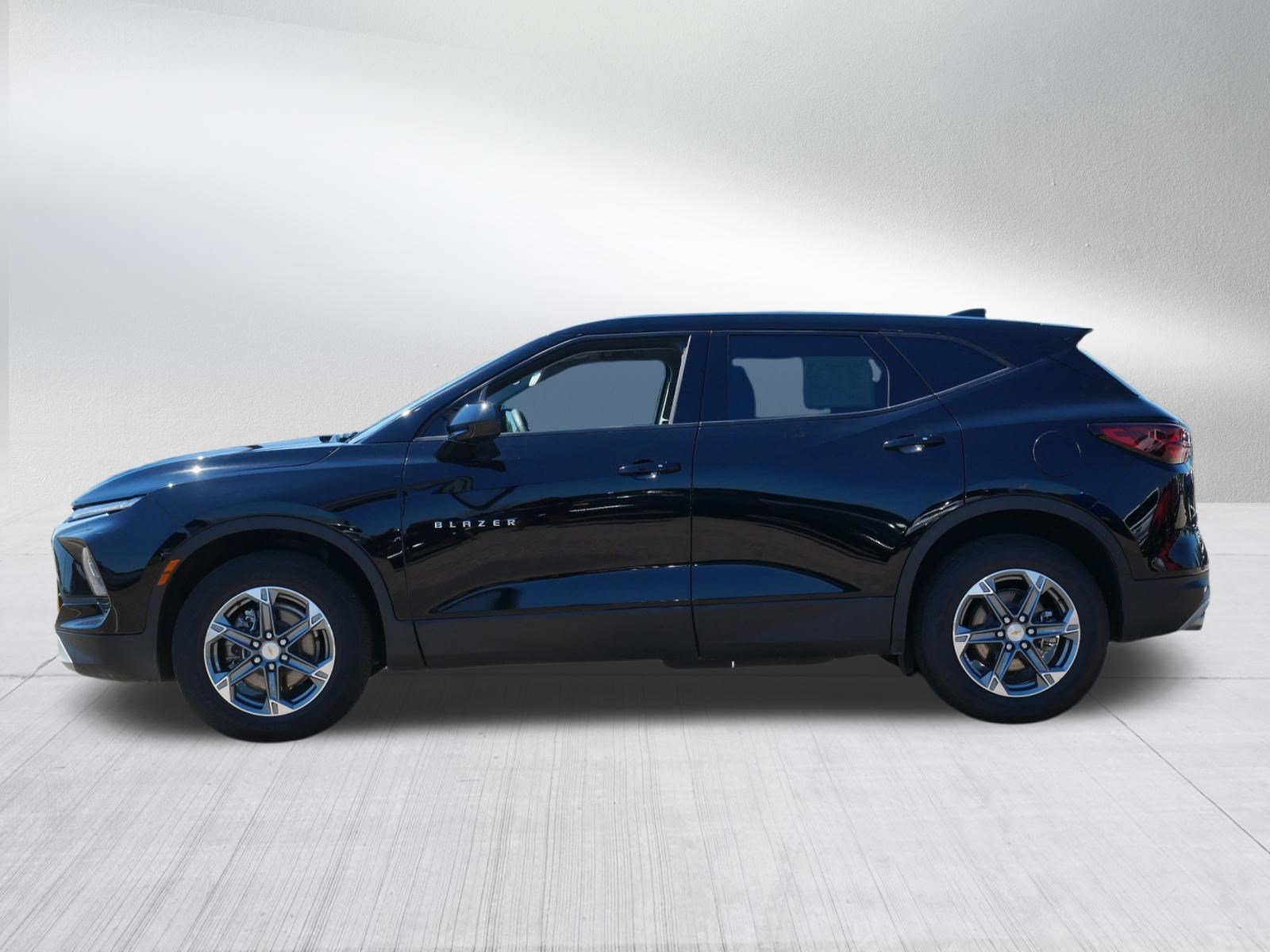 Used 2025 Chevrolet Blazer LT AWD/4WD image 4