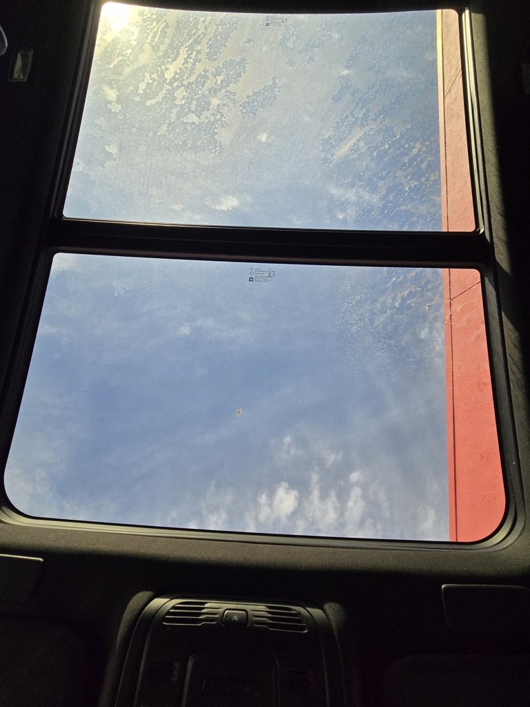 Used 2021 Cadillac Escalade Premium Luxury image 29