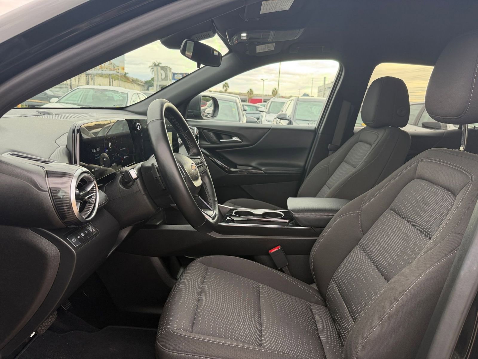 Used 2025 Chevrolet Equinox LT image 25