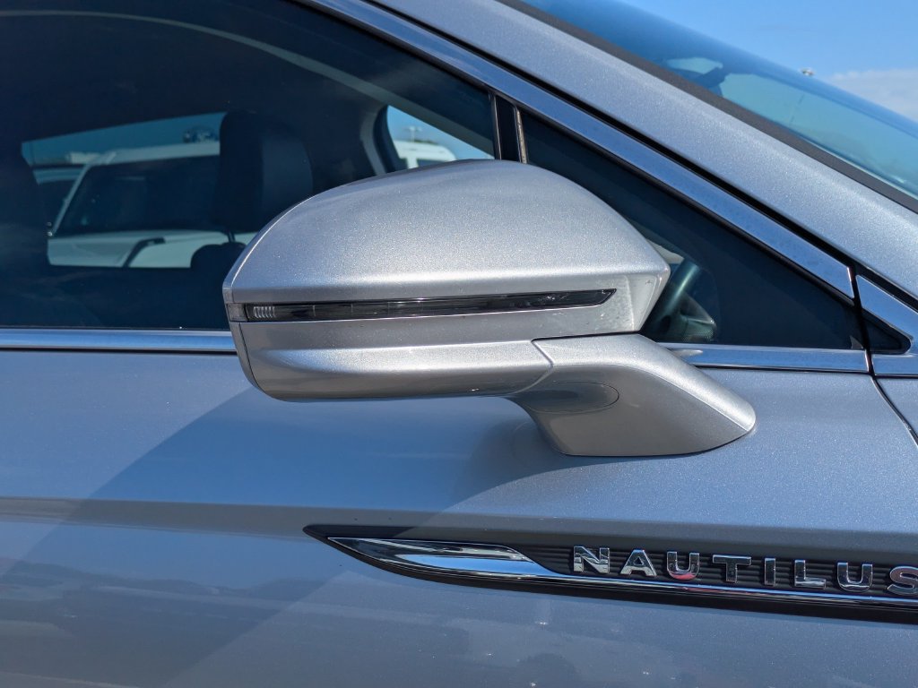 Certified 2021 Lincoln Nautilus FWD w/ Equipment Group 101A image 13
