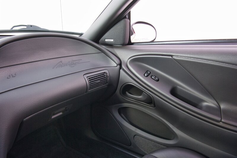 Used 2003 Ford Mustang Mach 1 RWD image 36
