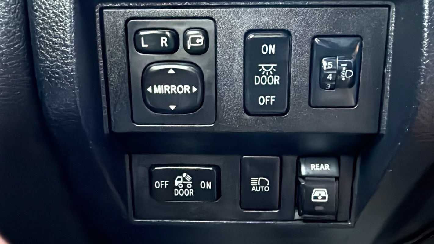 Used 2018 Toyota Tundra Platinum AWD/4WD image 28