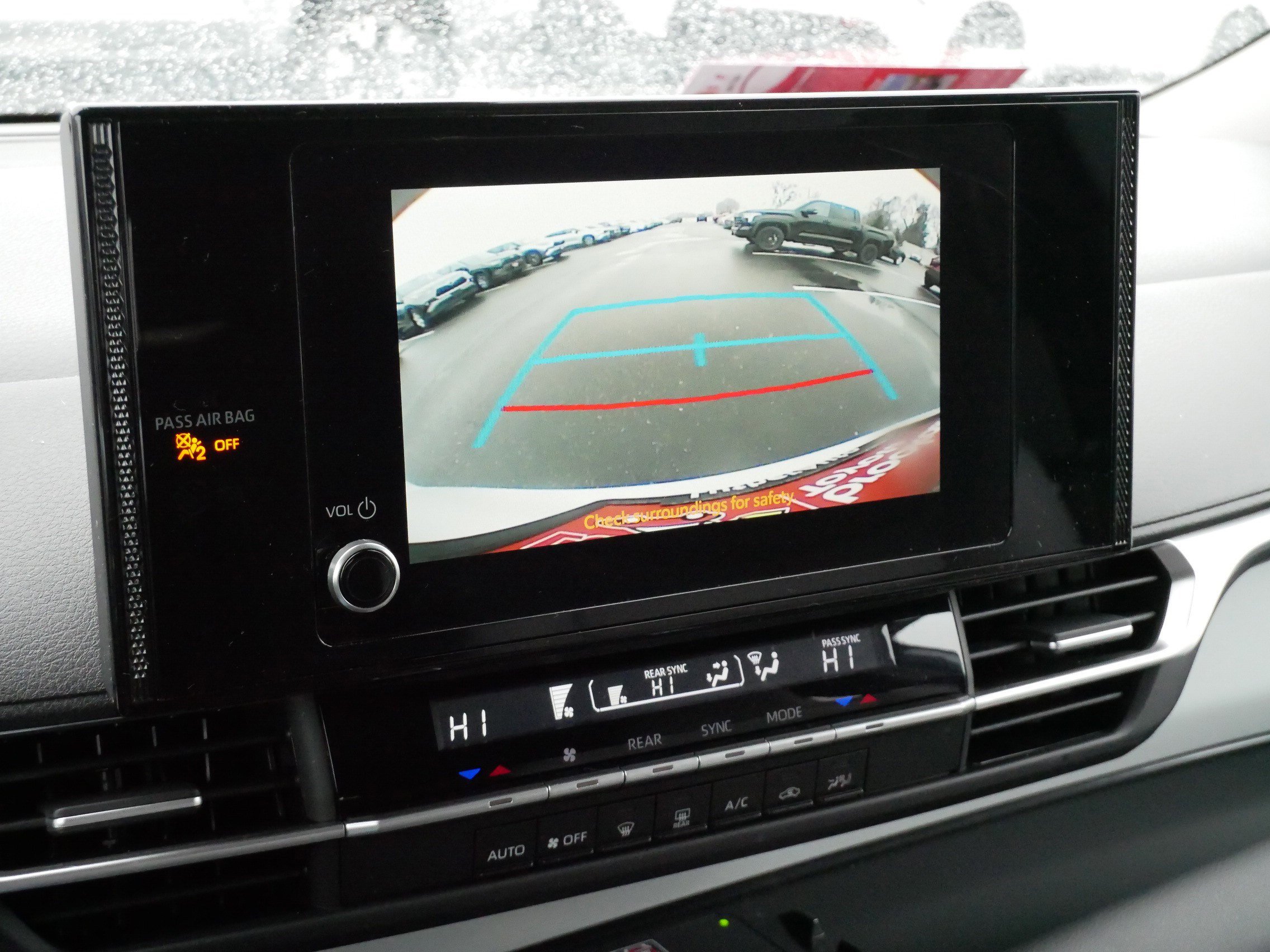 Certified 2025 Toyota Sienna LE image 30