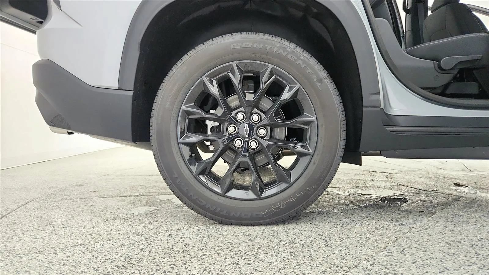 New 2026 Chevrolet Traverse LT w/ Midnight/Sport Edition AWD/4WD image 13