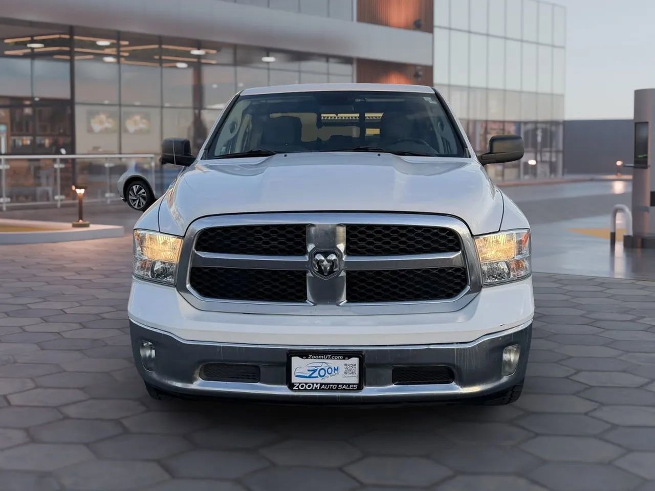 Used 2017 RAM 1500 Classic SLT AWD/4WD image 2