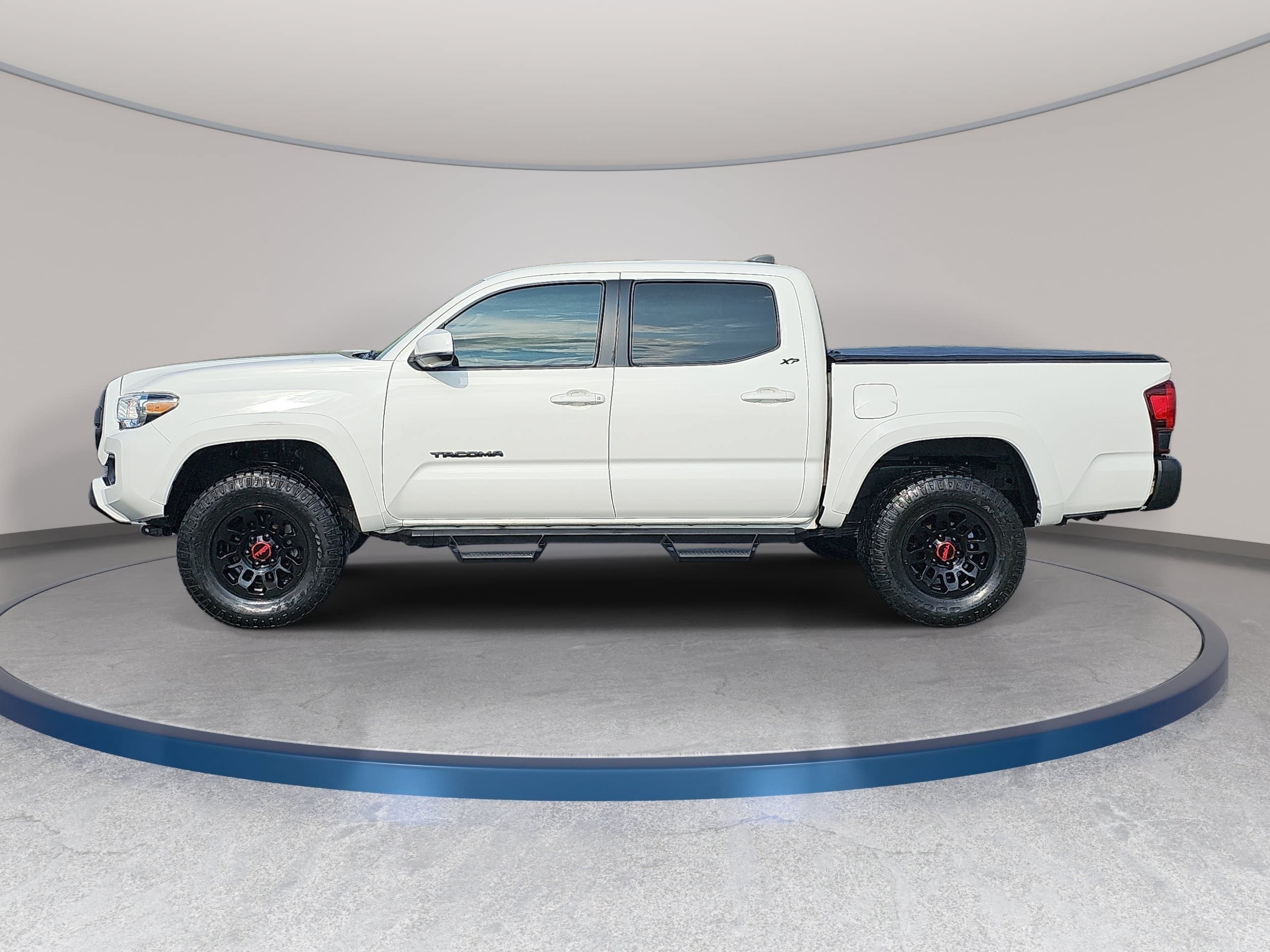 Used 2021 Toyota Tacoma SR5 RWD image 8
