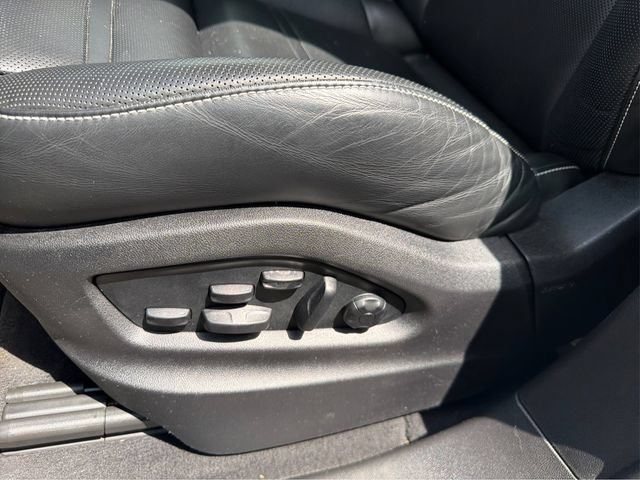 Used 2023 Porsche Cayenne Turbo AWD/4WD image 17
