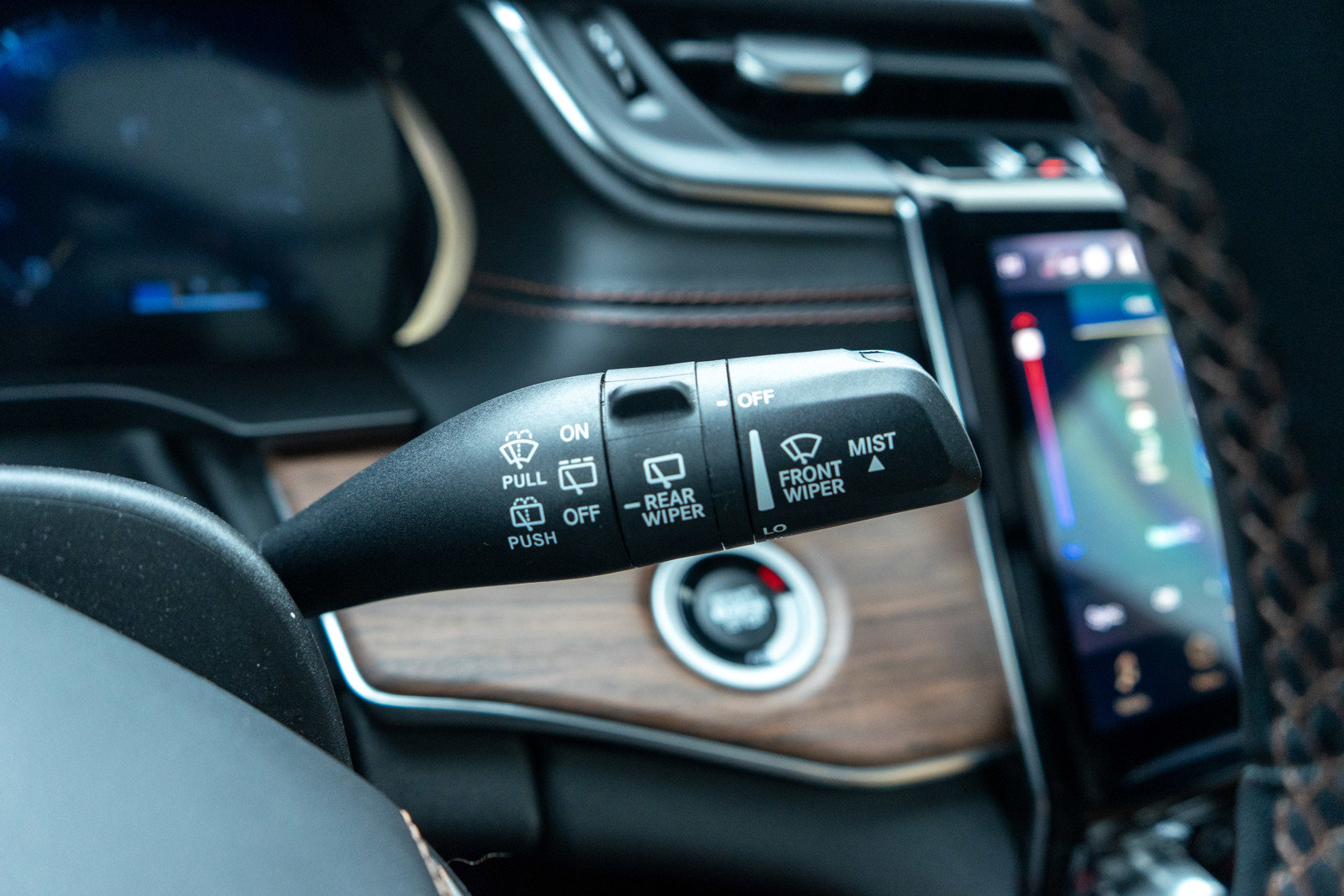 Used 2022 Jeep Grand Cherokee L Summit w/ Luxury Tech Group V image 28