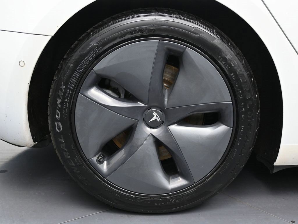Used 2020 Tesla Model 3 Standard Range Plus image 10