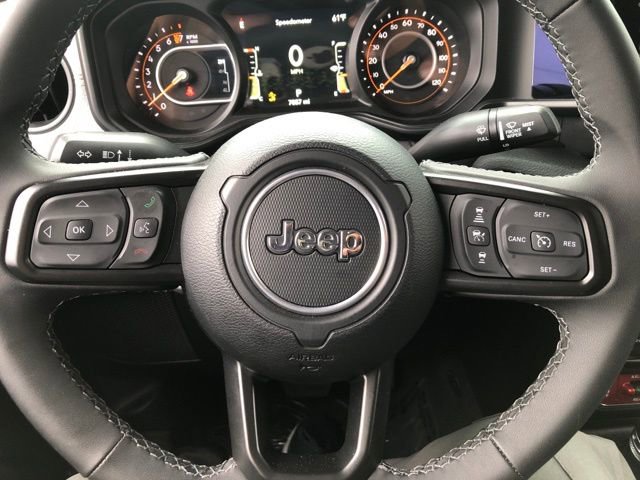 Used 2025 Jeep Gladiator Willys AWD/4WD image 26