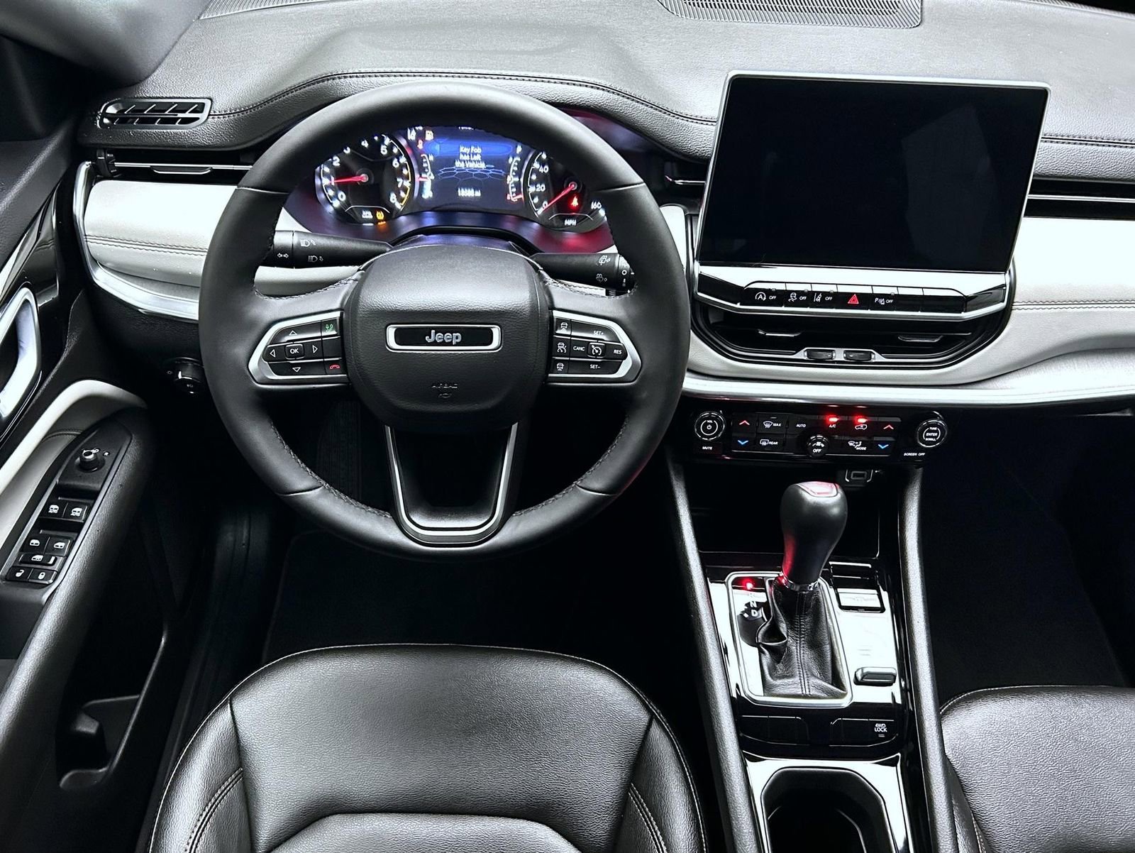 Used 2024 Jeep Compass Limited image 14