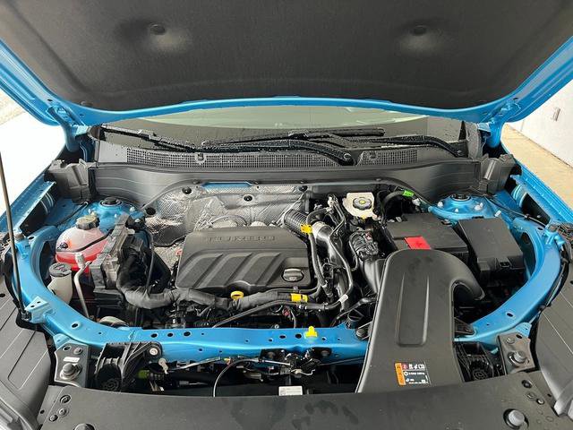 New 2025 Chevrolet Trax LT w/ Sunroof Package image 4