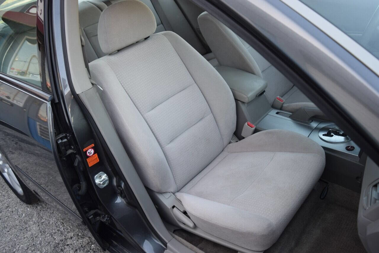 Used 2005 Nissan Maxima 3.5 SE image 41