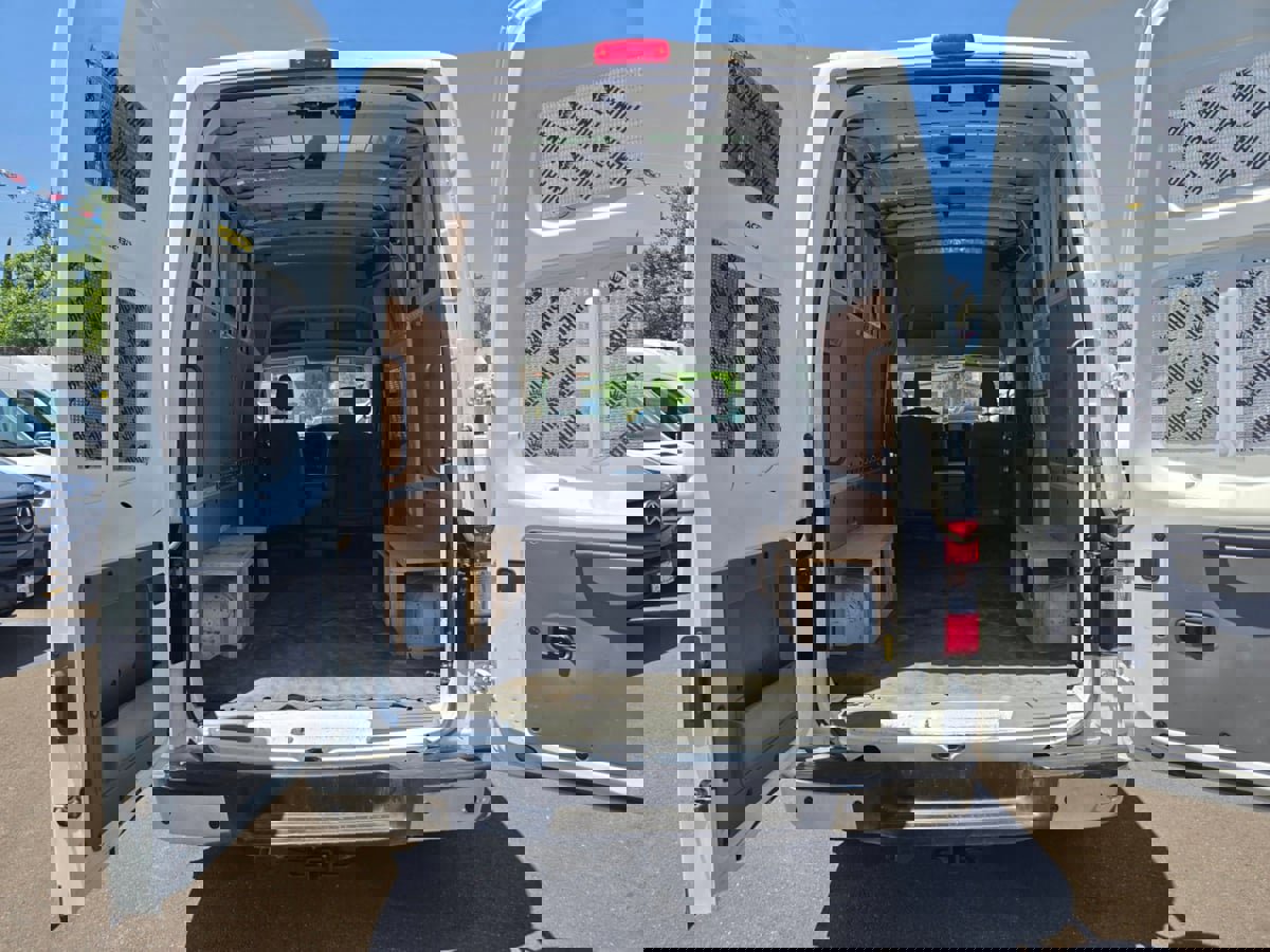 Used 2018 Nissan NV 3500 SL w/ Navigation Package image 12